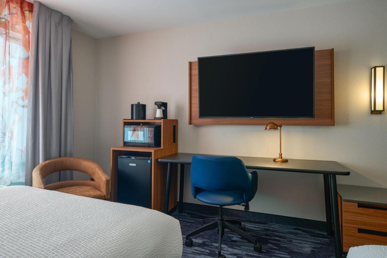 Fairfield Inn And Suites By Marriott Winchester Exterior photo